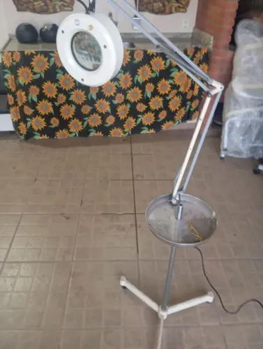 Luminária articulada com led