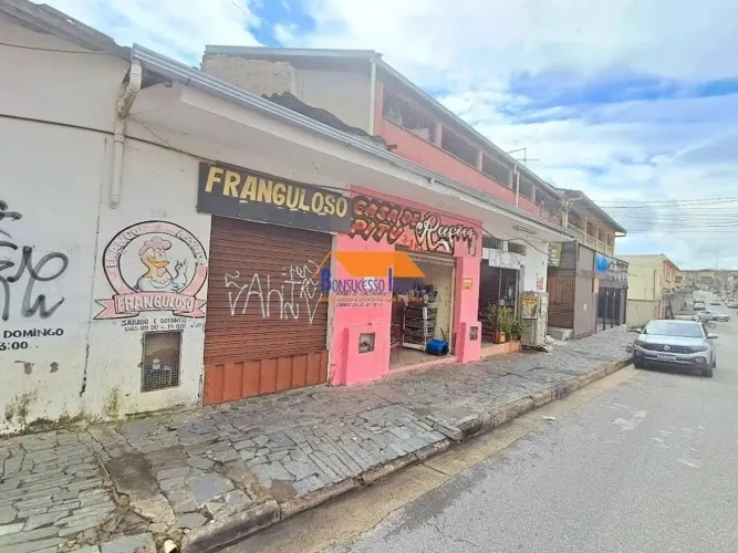 Predio comercial com 5 lojas + 2 casas Bairro Cachoeirinha em Belo Horizonte