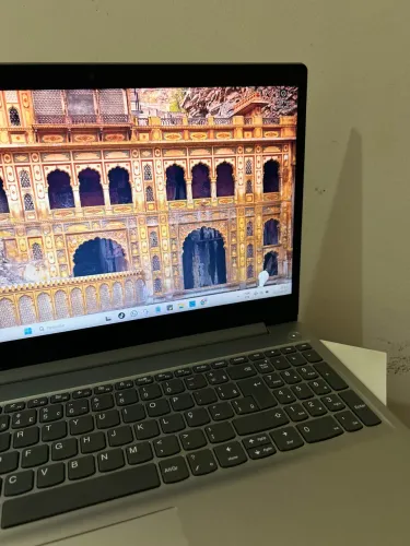 Notebook IdeaPad 3 15IML05 - com detalhes