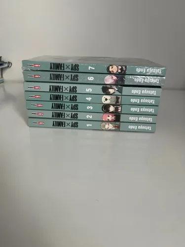 Mangá Spy x Family - Volumes 1 a 7