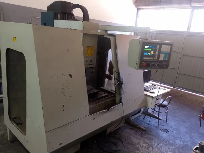 Centro de Usinagem CNC Romi 4022