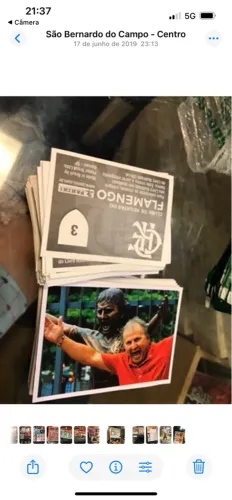 Lote com 200 figurinhas sem repetições do Flamengo Sempre Hei de Ser.
