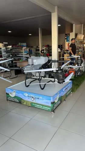 DJI AGRAS T50 - DRONES AGRÍCOLAS