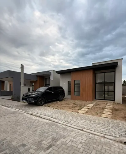 Condomínio Haute Residence Casa padrão 3/4 com área excedente -