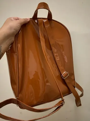 Mochila feminina cor caramelo