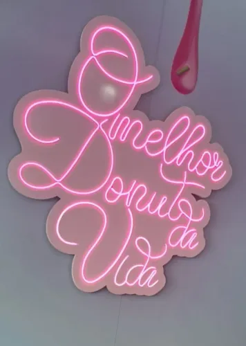 Letreiro Led Neon 'O Melhor Donut da Vida'
