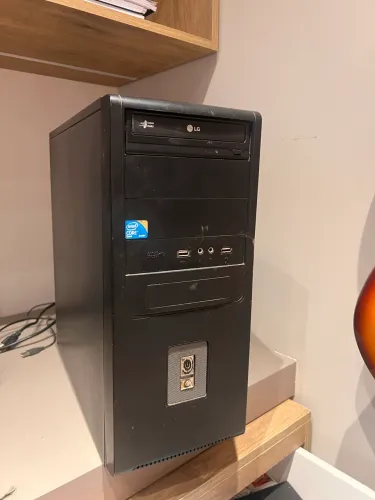 Vendo Dois computadores - Retirada de peças