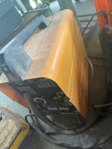 Máquina solda MIG 200 - 127 v