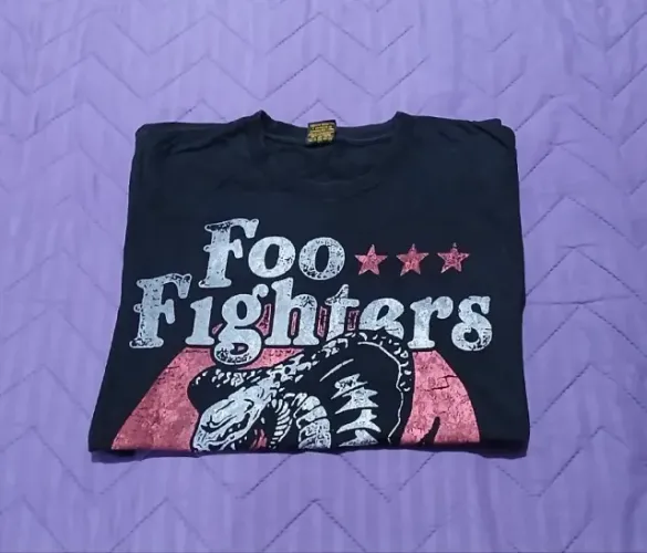 BRECHÓ Camiseta Foo Fighters (Usada)