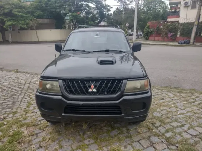 Mitsubishi Pajero Sport 2.8 4X4 Diesel Mec. 2000