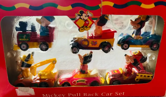 6 carros antigos Mickey Pull Back Car Set