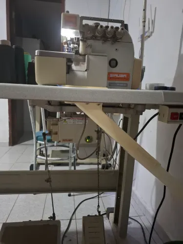 Maquina overlok siruba motor direct drive