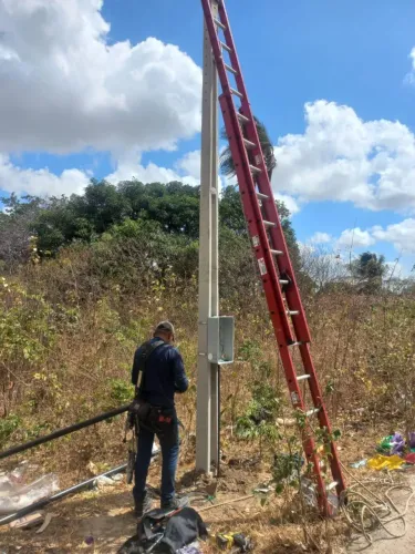 PADRÃO DE ENERGIA,CAIXA +POSTE
