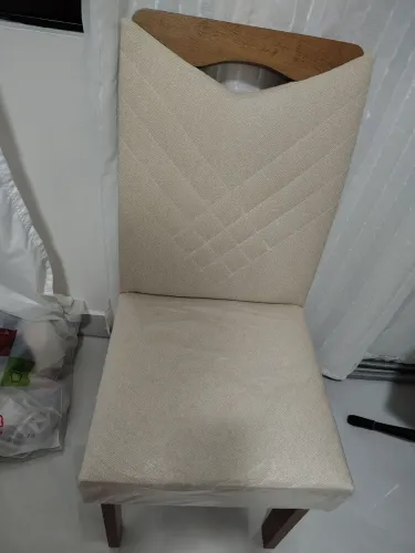 Duas Cadeira de Jantar Estofada ainda no plástico 