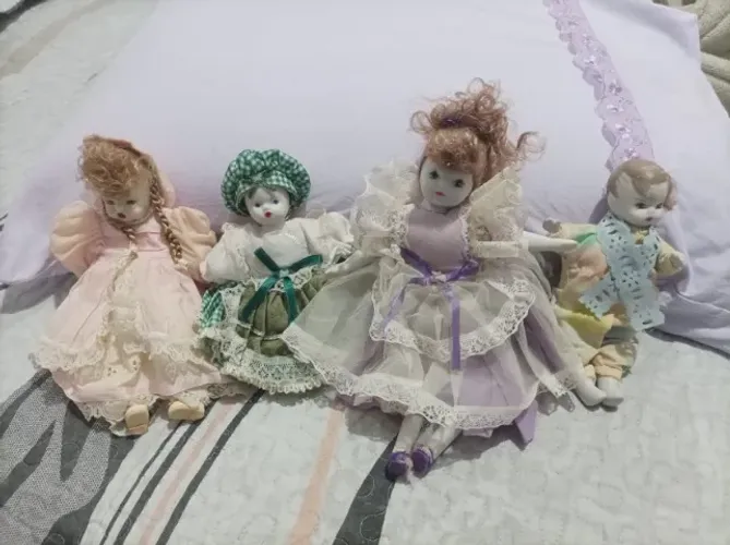 Boneca de porcelana antigas