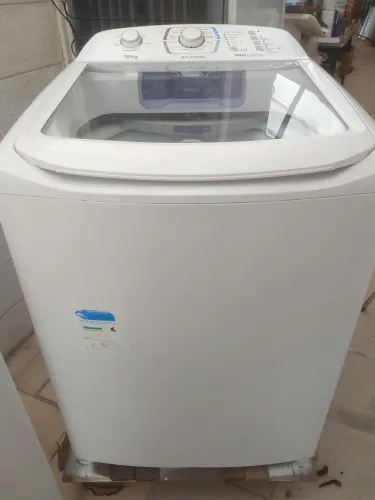 Máquina de lavar roupa Eletrolux