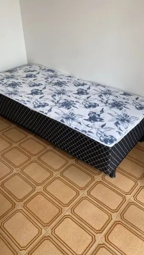 Cama de solteiro na promoção