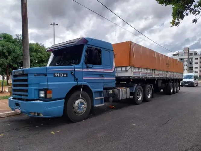 Scania T113 360 - 1997 - Carreta Randon Guerra 1997 - Graneleiro 