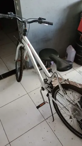 Bicicleta aro 26 branca