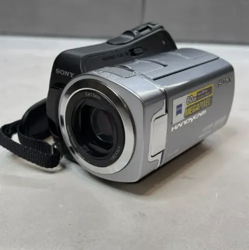 Handycam Sony DCR-SR85 1mp 60gb 25x Prata (sem carregador / bateria)