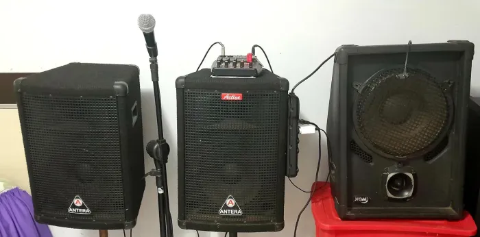 Conjunto de 3 Caixas de Som Antera  + Microfone e Mesa de som