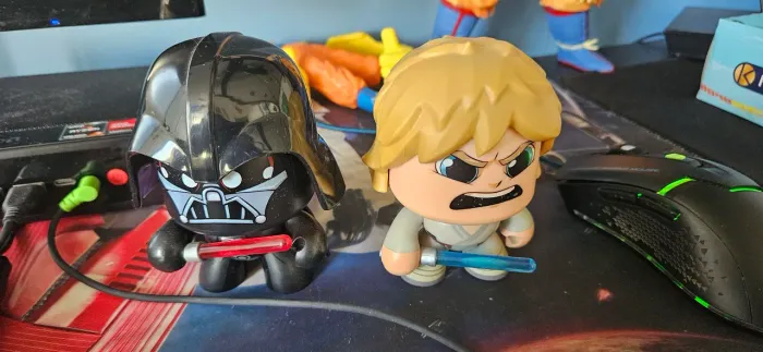 Bonecos Star Wars Darth Vader e Luke Skywalker