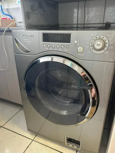 Máquina de Lavar Electrolux Eco Turbo 9kg (LSE09) LAVA E SECA