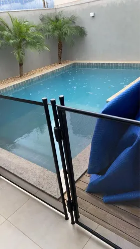 Cerca removível para piscina + portão magnético com fechamento automático 