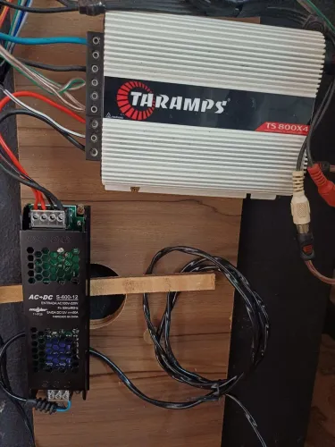 Taramps 800x4 ?fonte chaveada 12v 50 amperes apenas $370,00 novos Ribeirão Preto SP