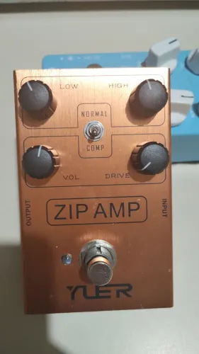 Pedal de Overdrive Zip Amp Yle.