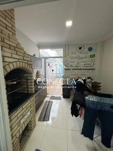 Casa térrea no Novo Mundo com 2 quartos sendo 01 suíte e área gourmet à venda