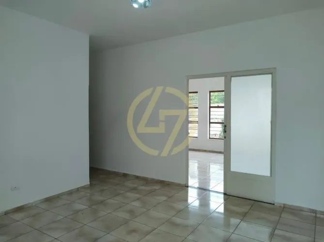 Casa 03 Dorm. em Centro - Itapetininga