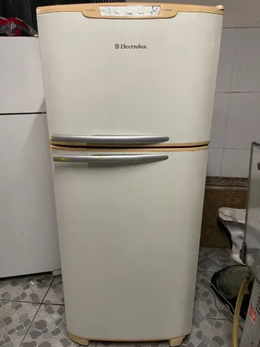 vendo geladeira dúplex frosfrii
