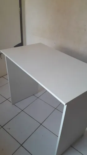 Escrivaninha p estudo e notebook