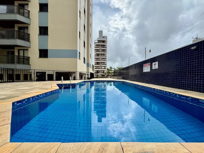 Apartamento à venda na praia do Tombo no Guarujá, SP
