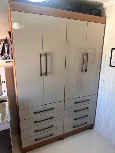 Vendo guarda-roupa