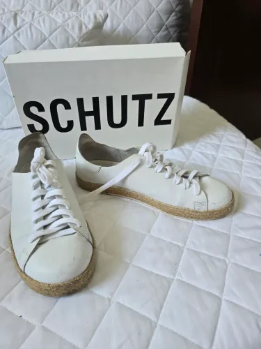 TENIS COURO SCHUTZ 38