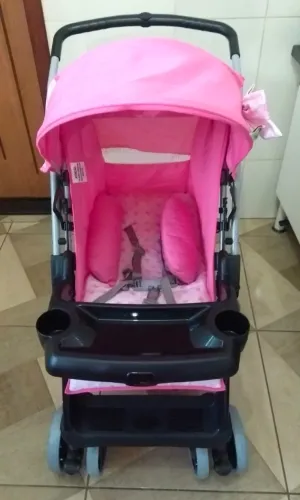 Carrinho de Bebê Rosa com Bebê Conforto + Base / Travel System Usado