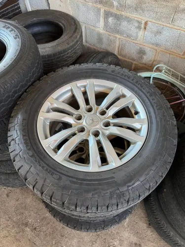 Rodas 18 Pajero Full + pneus novos continental