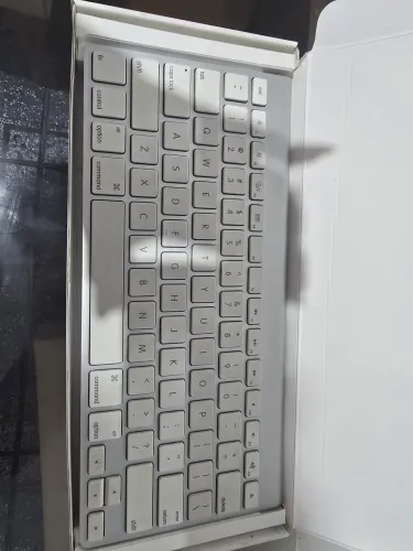Apple Wireless Keyboard (modelo A1314)