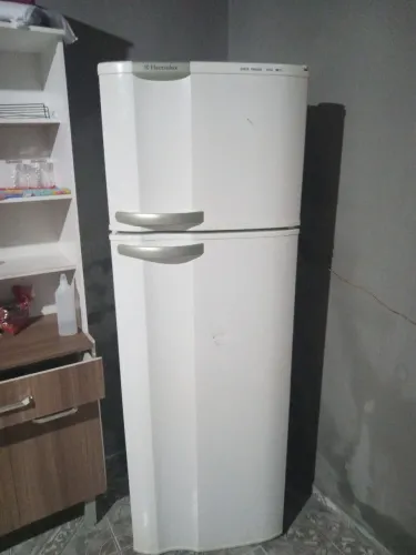 vendo geladeira Electrolux super freezer DC34
