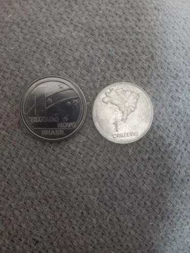 Moedas 1 cruzeiro/ 1 cruzado novo