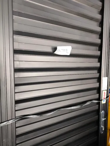 Porta Laminada Veneziana R$259,90un Pix