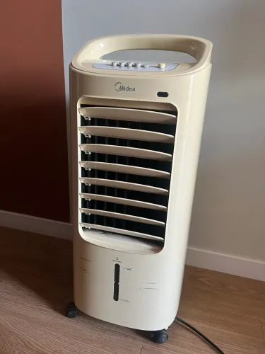 Climatizador e umidificador de ar