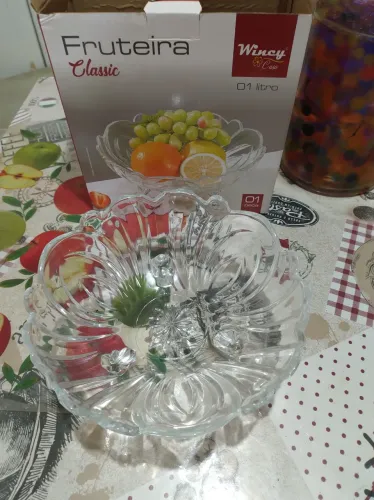 Fruteira linda de vidro trabalhado nova