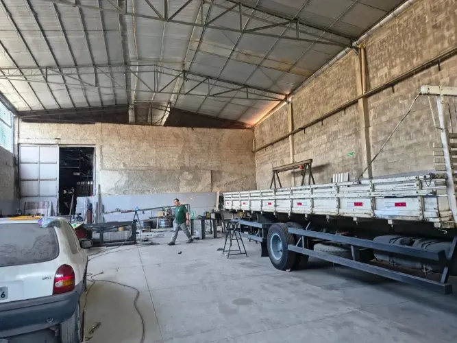 Galpão/Depósito/Armazém para aluguel tem 313 metros quadrados