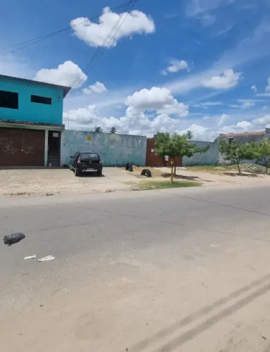Excelente terreno plano medindo 48m de frente por 40m de fundos, com prédio em fase de aca