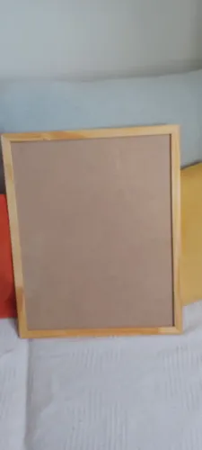 Moldura de madeira com vidro 
