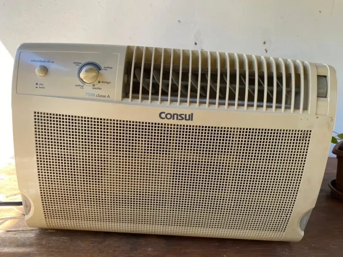 AR CONDICIONADO DE JANELA