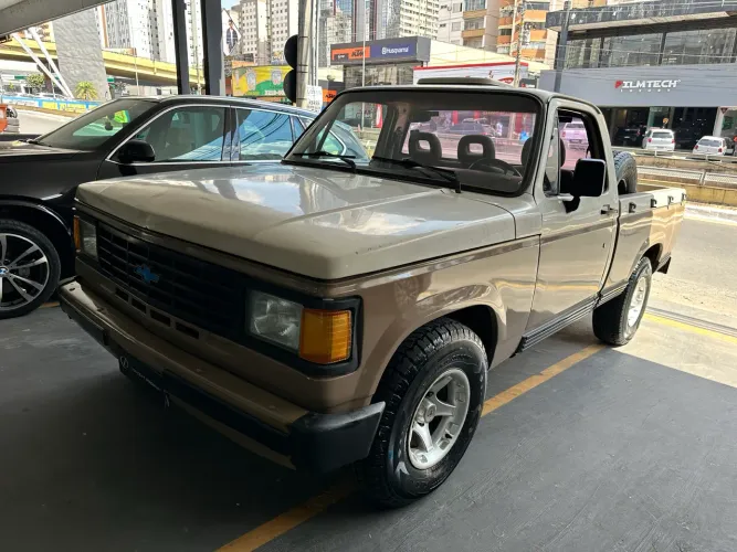 Chevrolet D-20 S / Luxe 3.9/4.0 Diesel 1985